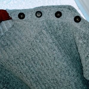 Jessica Simpson gray big button mock crew sweater oversized crop Medium